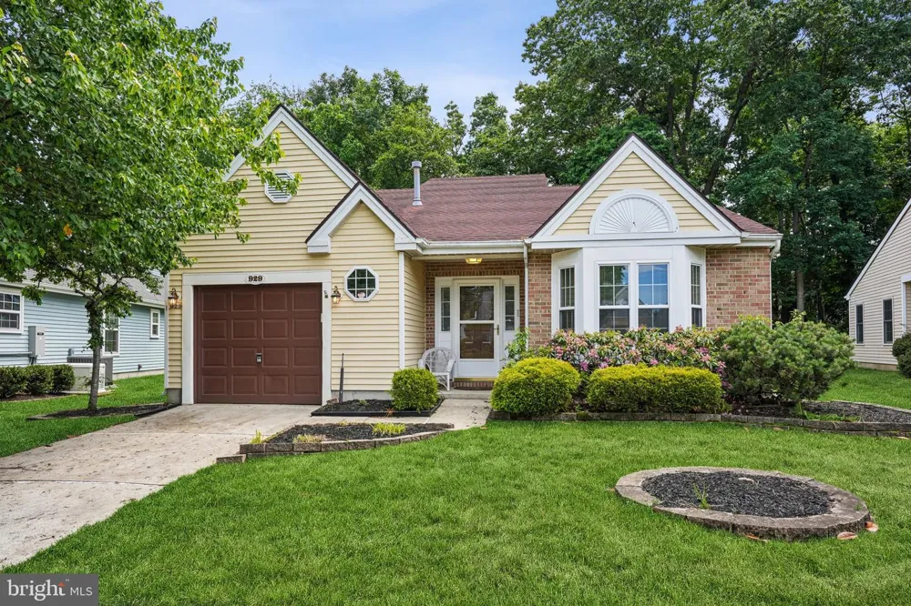 929 LARKSPUR PLACE S Mount Laurel, NJ 08054