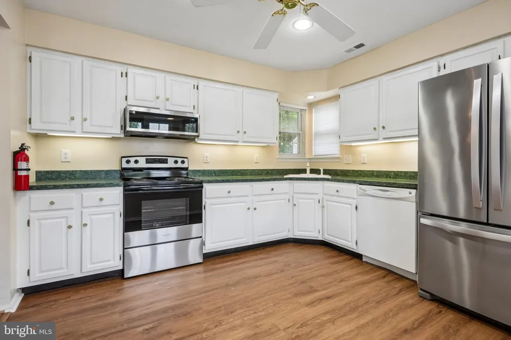 929 LARKSPUR PLACE S Mount Laurel, NJ 08054