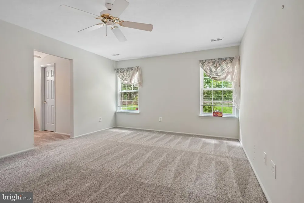 929 LARKSPUR PLACE S Mount Laurel, NJ 08054