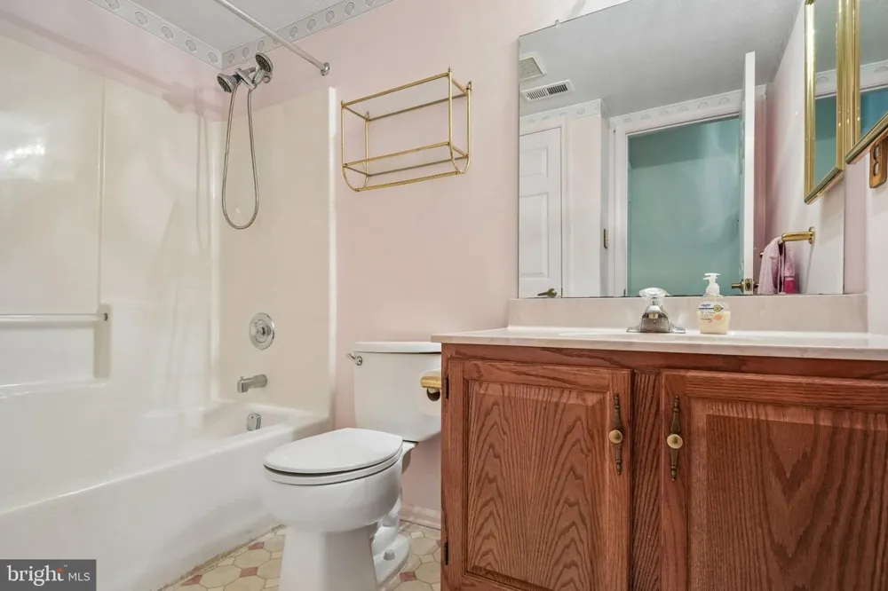 929 LARKSPUR PLACE S Mount Laurel, NJ 08054