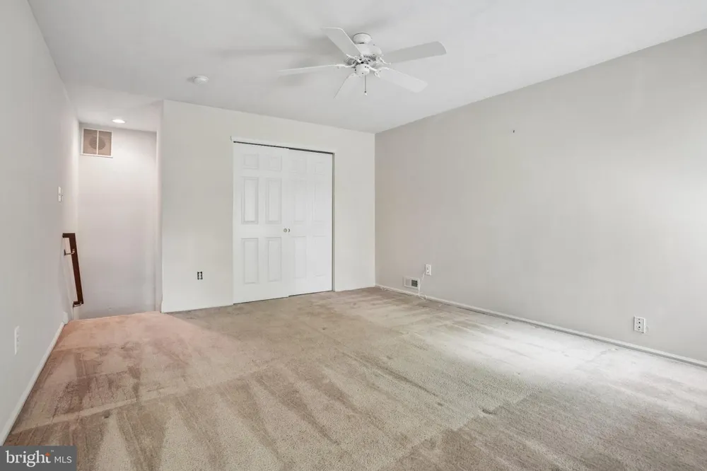 929 LARKSPUR PLACE S Mount Laurel, NJ 08054