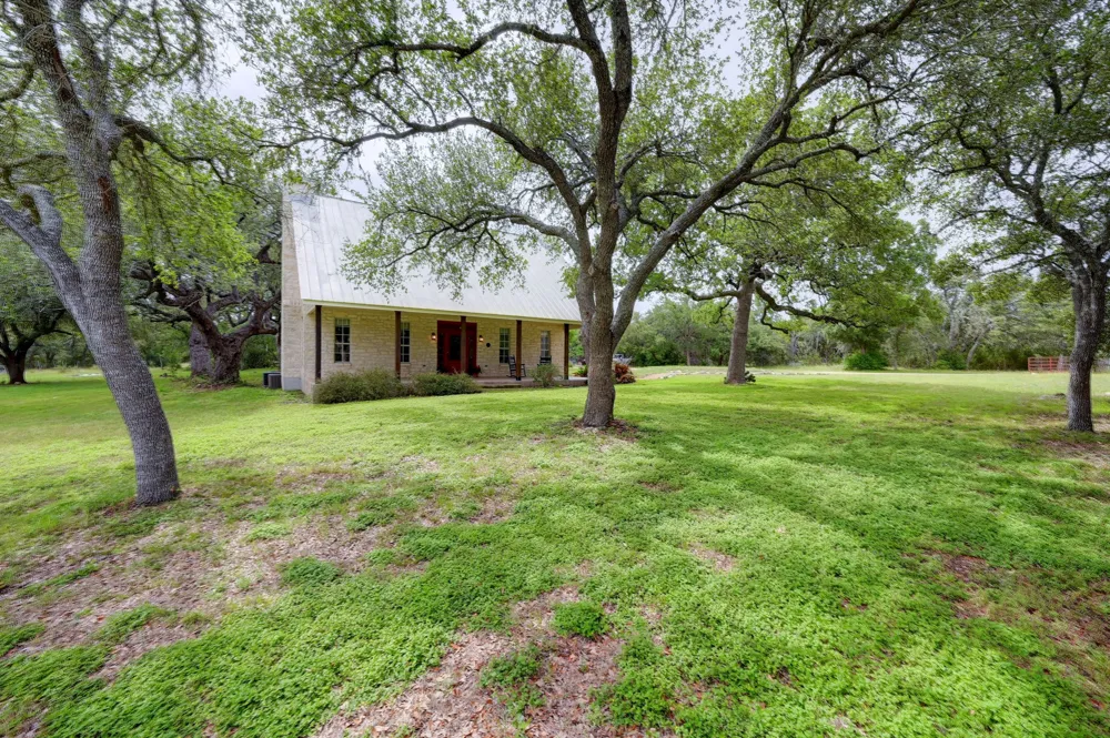 364 Nameless Road Driftwood, TX 78619