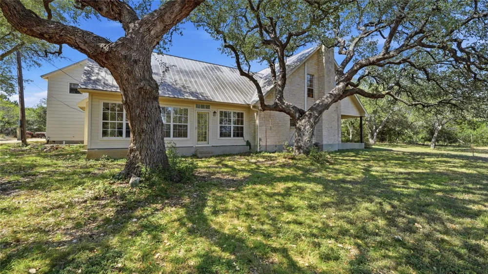 364 Nameless Road Driftwood, TX 78619
