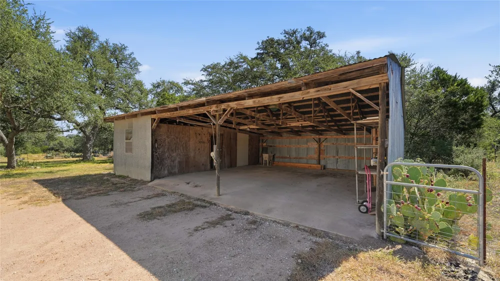 364 Nameless Road Driftwood, TX 78619