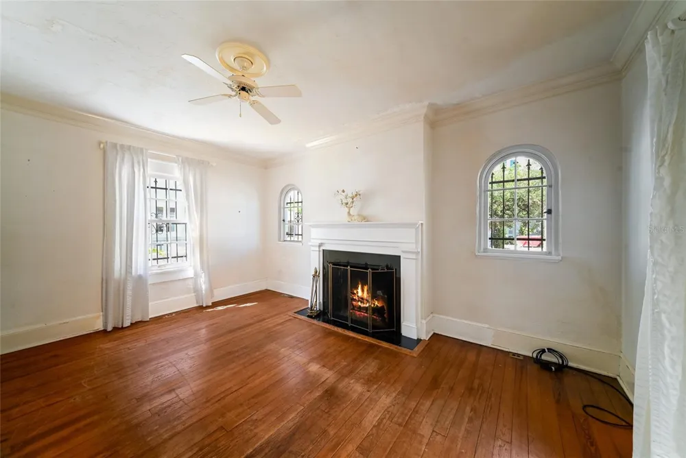 411 BURNS COURT Sarasota, FL 34236
