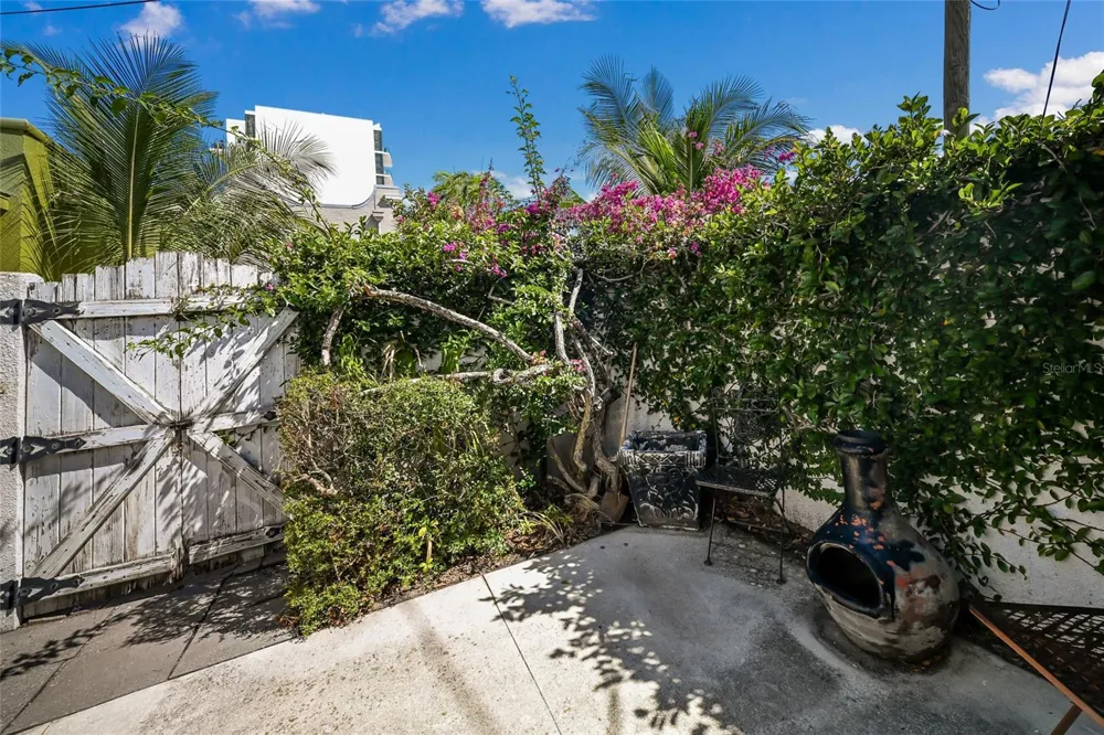 411 BURNS COURT Sarasota, FL 34236