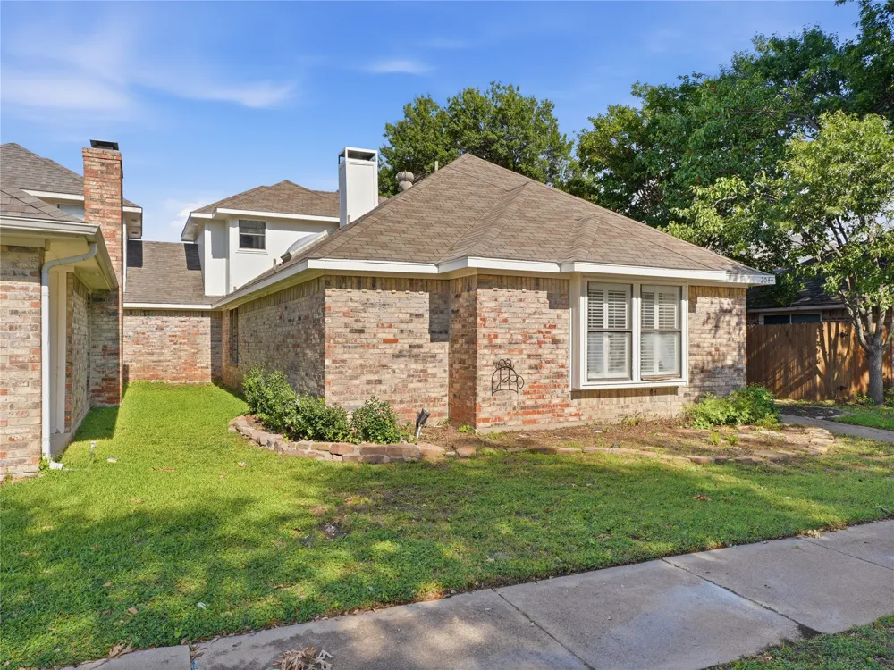 2044 Whippoorwill Lane Carrollton, TX 75006