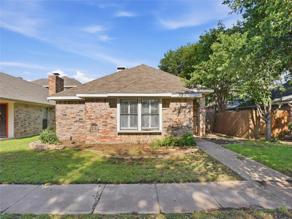 2044 Whippoorwill Lane Carrollton, TX 75006