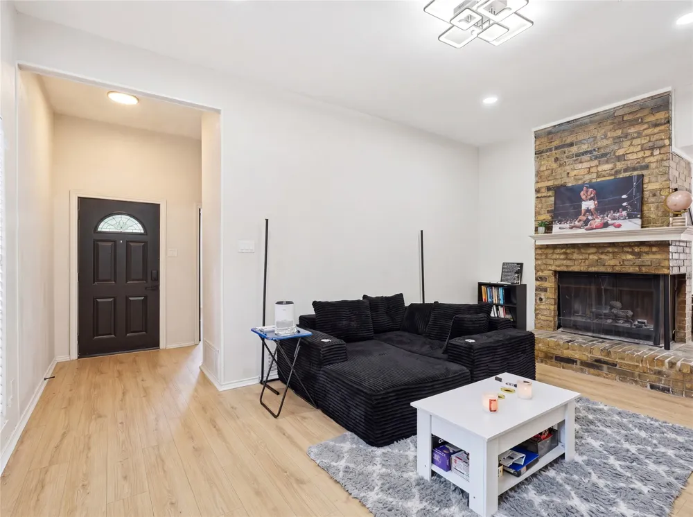 2044 Whippoorwill Lane Carrollton, TX 75006