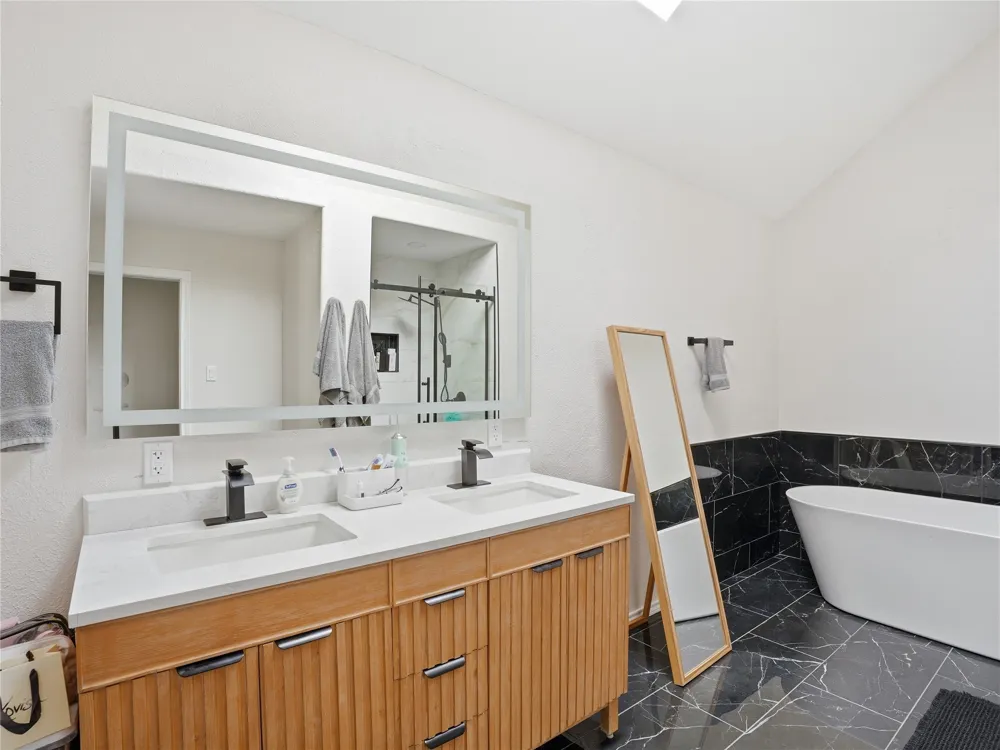 2044 Whippoorwill Lane Carrollton, TX 75006