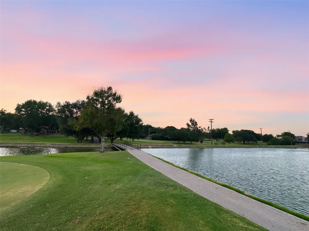 2044 Whippoorwill Lane Carrollton, TX 75006