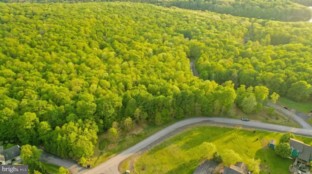 WOODLANDS HILL LANE Oakland, MD 21550
