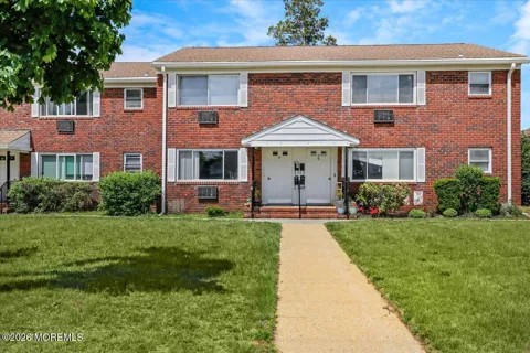 37 Laurel Place #A