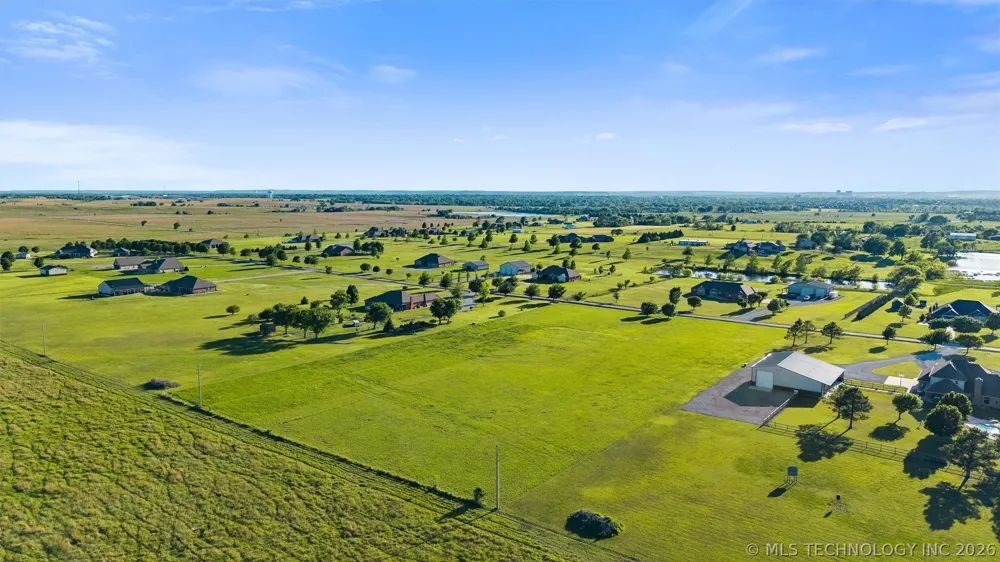 17652 4013 DRIVE Bartlesville, OK 74006