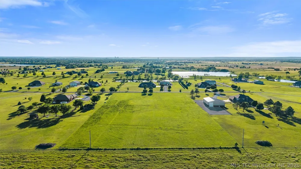 17652 4013 DRIVE Bartlesville, OK 74006