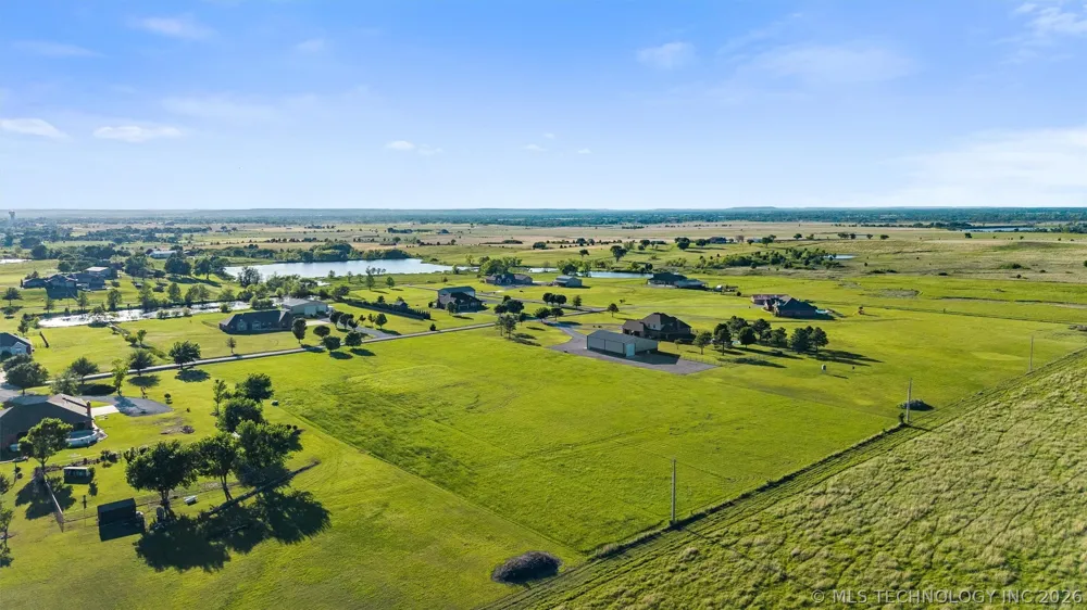 17652 4013 DRIVE Bartlesville, OK 74006