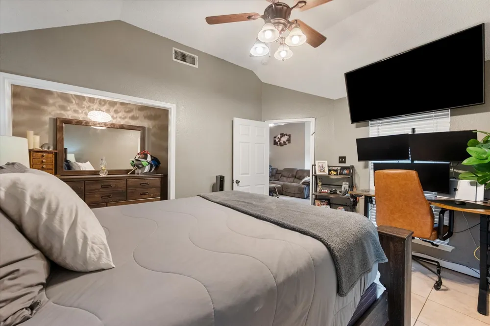 728 Saddle Road White Settlement, TX 76108
