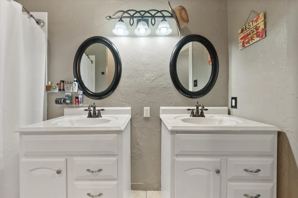 728 Saddle Road White Settlement, TX 76108