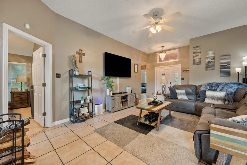 728 Saddle Road White Settlement, TX 76108