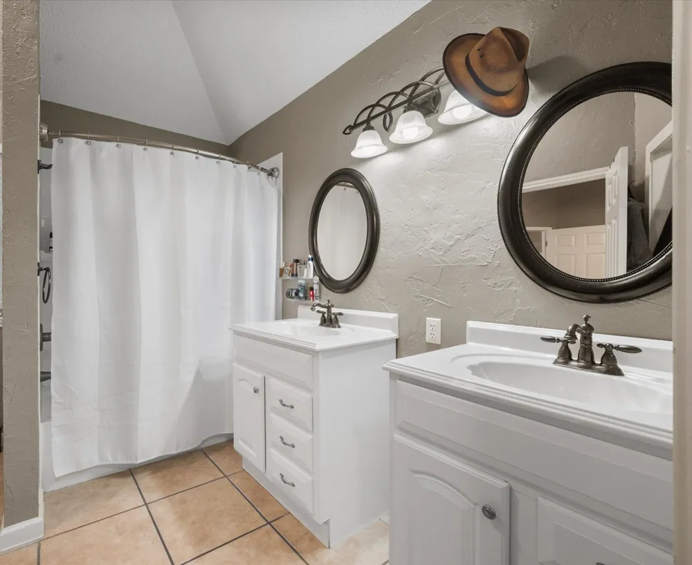 728 Saddle Road White Settlement, TX 76108
