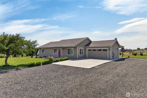 2381 W Dylan Lane