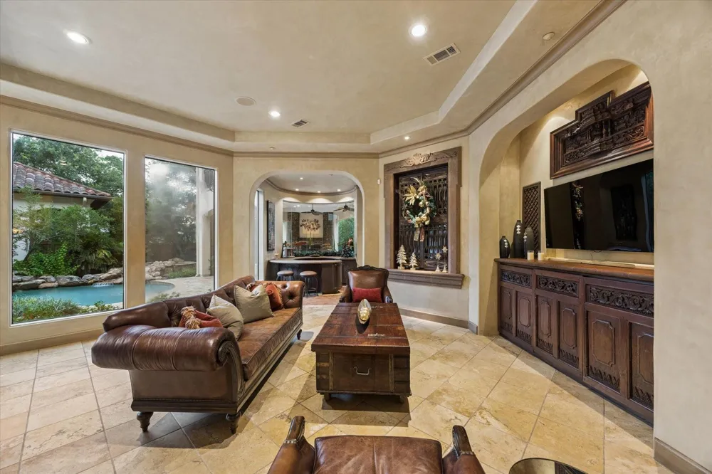 2 Lacewood Lane Piney Point Village, TX 77024