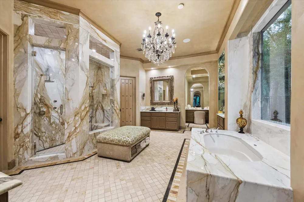 2 Lacewood Lane Piney Point Village, TX 77024