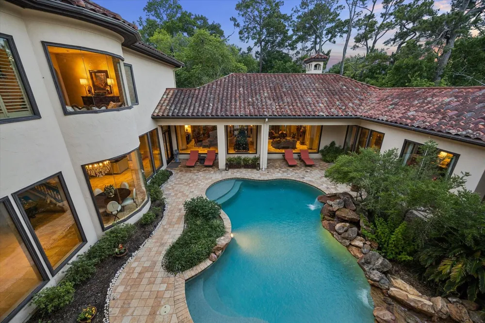 2 Lacewood Lane Piney Point Village, TX 77024
