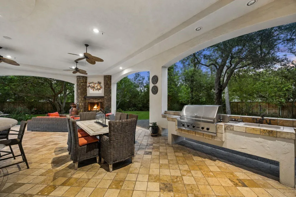 2 Lacewood Lane Piney Point Village, TX 77024