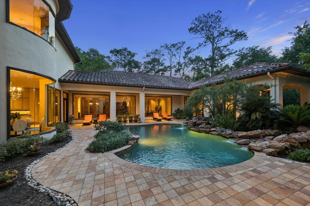 2 Lacewood Lane Piney Point Village, TX 77024