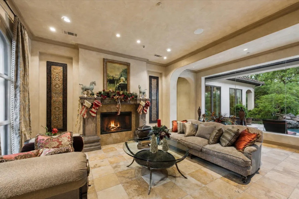 2 Lacewood Lane Piney Point Village, TX 77024