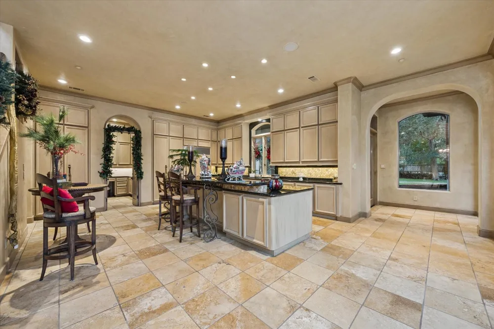 2 Lacewood Lane Piney Point Village, TX 77024