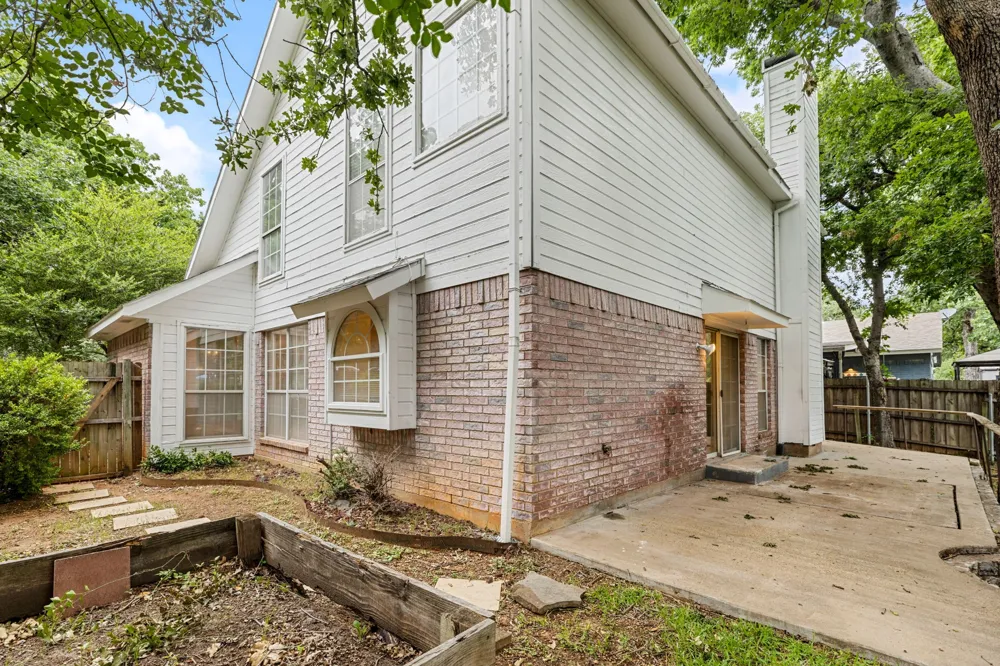 3208 Hickory Court Bedford, TX 76021