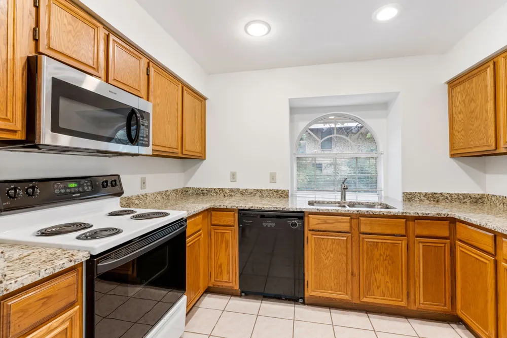3208 Hickory Court Bedford, TX 76021