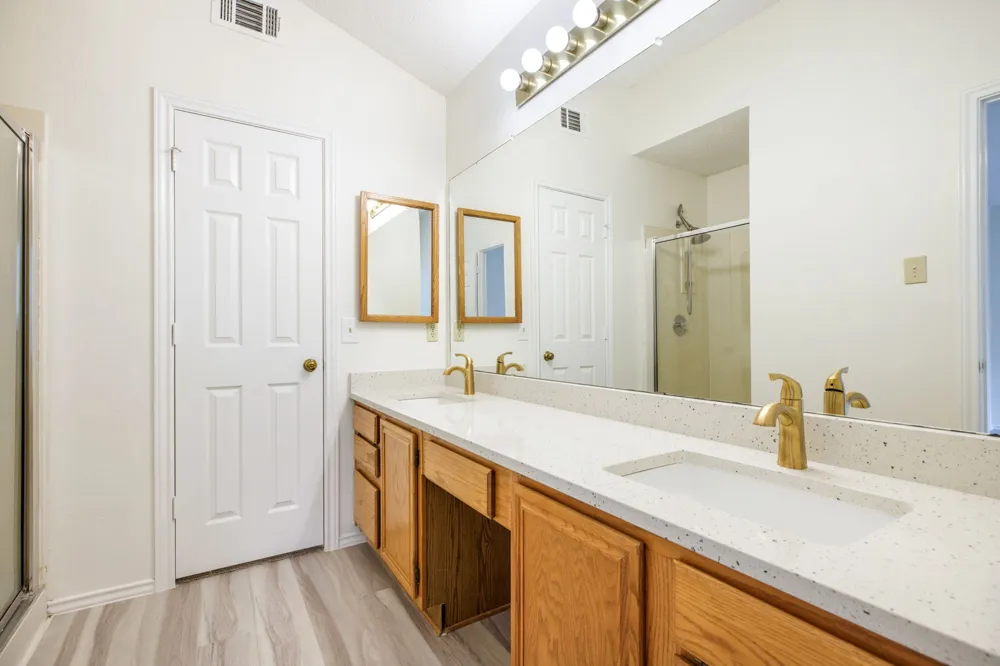 3208 Hickory Court Bedford, TX 76021