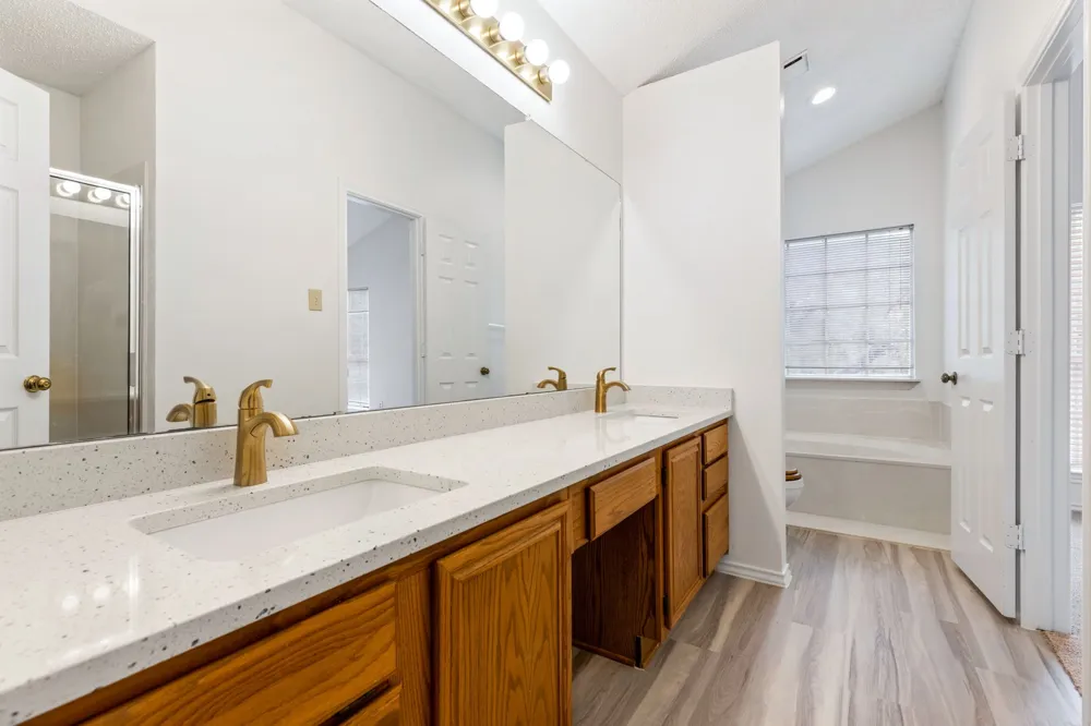 3208 Hickory Court Bedford, TX 76021