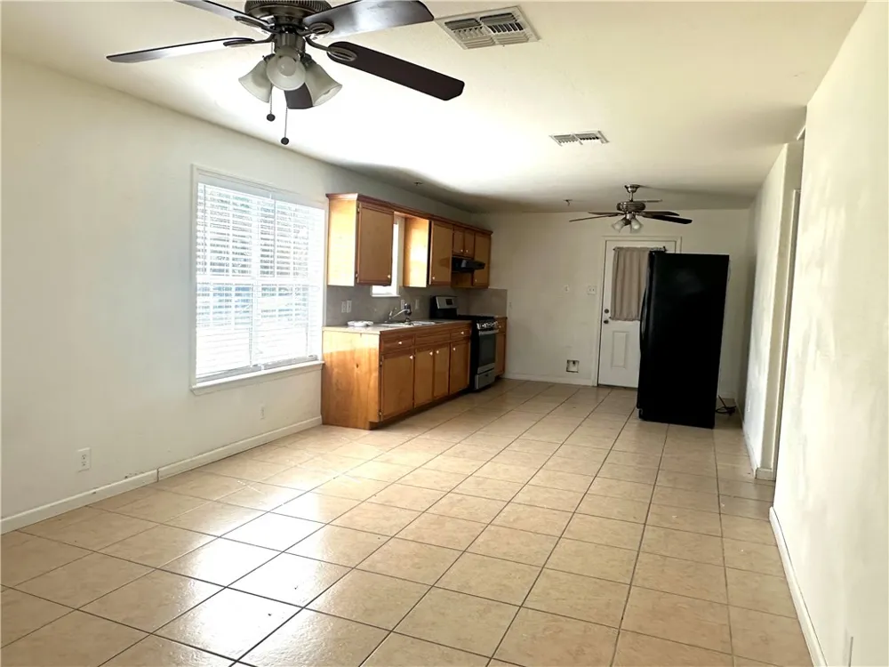 716 Sodville St Sinton, TX 78387