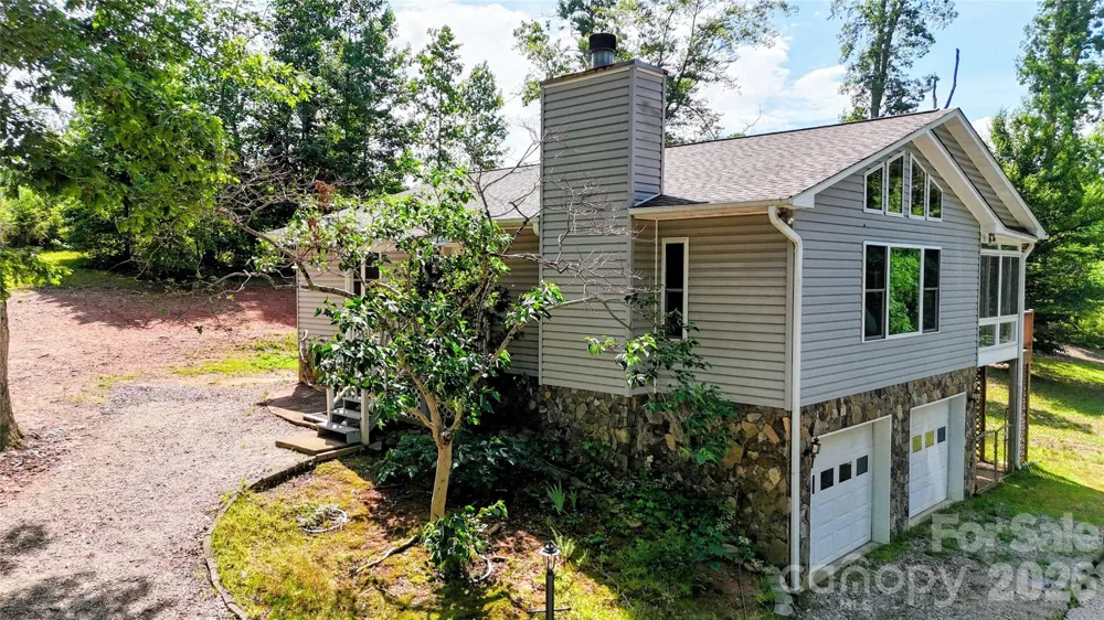 1943 Landrum Road Columbus, NC 28722