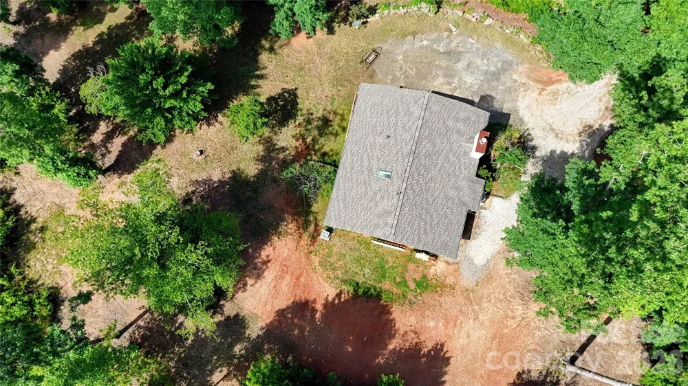 1943 Landrum Road Columbus, NC 28722