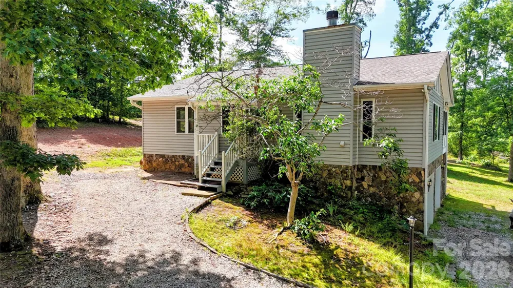 1943 Landrum Road Columbus, NC 28722