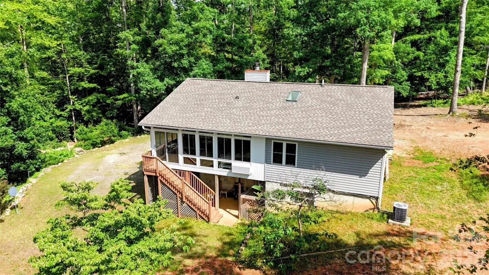 1943 Landrum Road Columbus, NC 28722