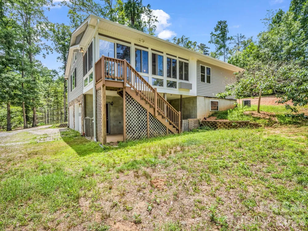 1943 Landrum Road Columbus, NC 28722