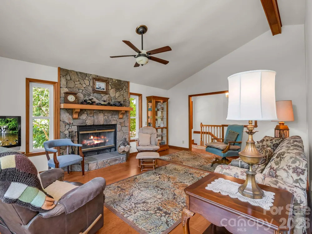 1943 Landrum Road Columbus, NC 28722