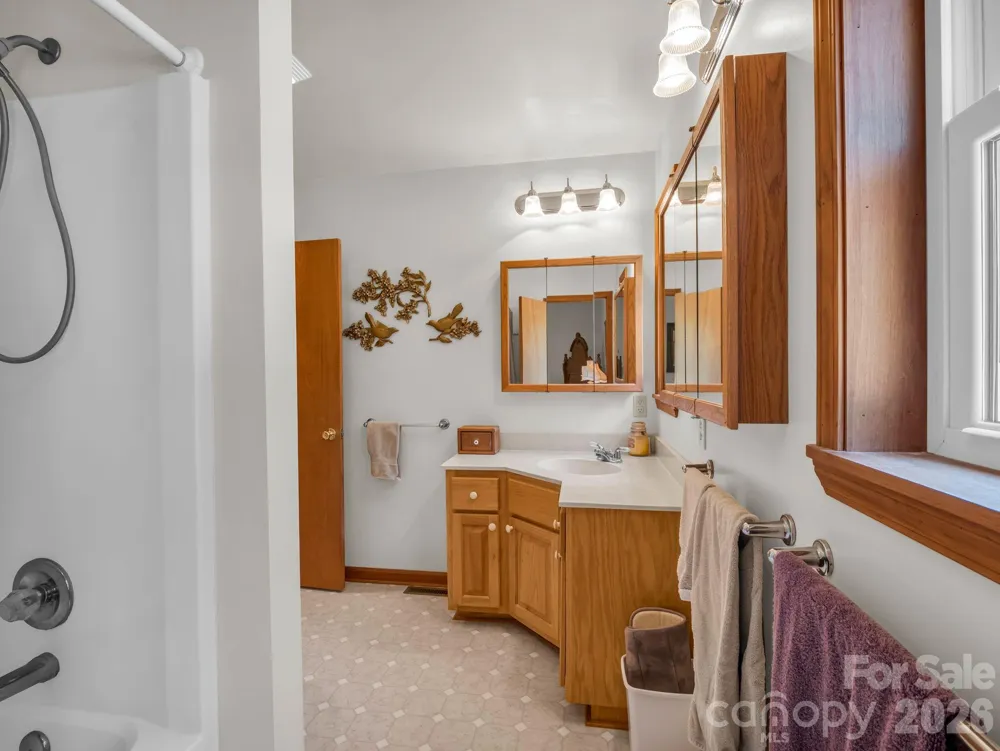 1943 Landrum Road Columbus, NC 28722