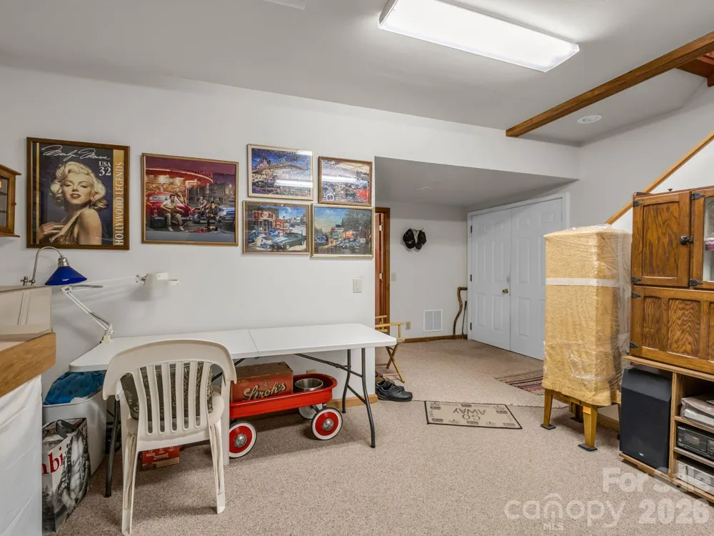 1943 Landrum Road Columbus, NC 28722