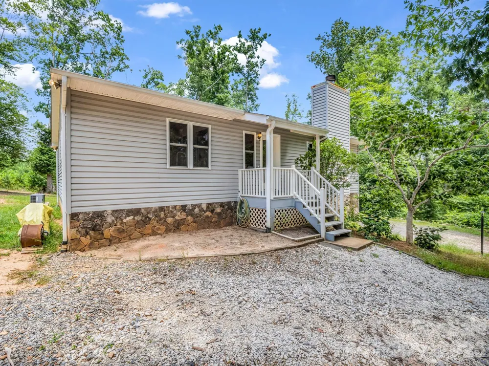 1943 Landrum Road Columbus, NC 28722