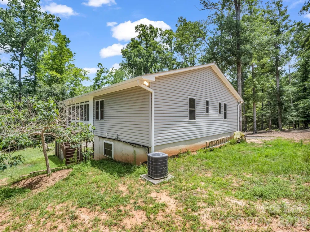 1943 Landrum Road Columbus, NC 28722