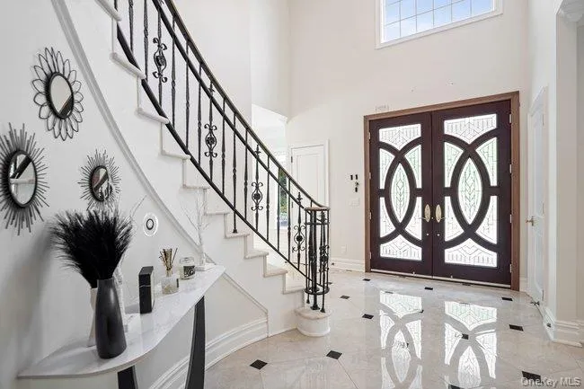 23 Woodbury Road Woodbury, NY 11797