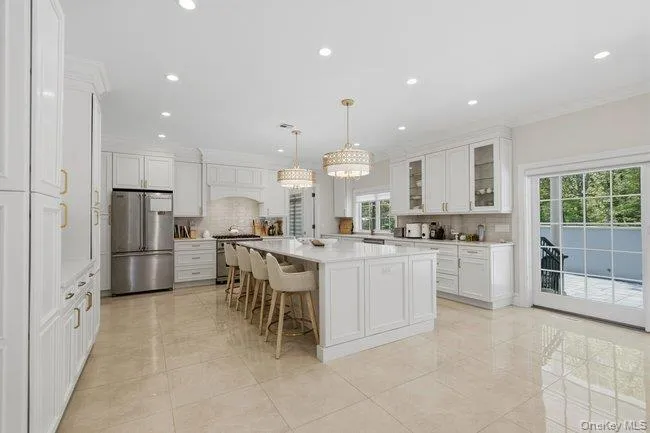 23 Woodbury Road Woodbury, NY 11797