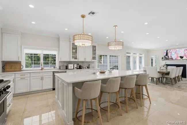 23 Woodbury Road Woodbury, NY 11797